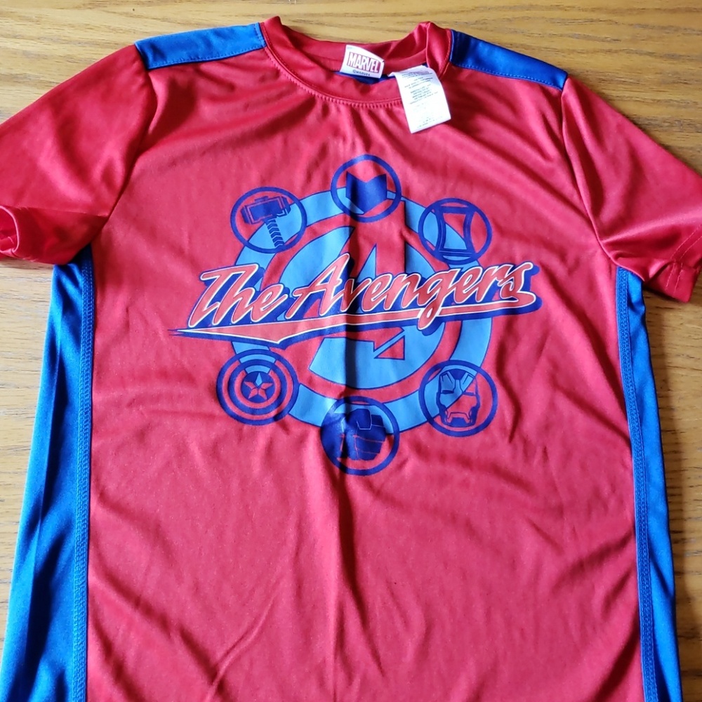 The Avengers Boys Tshirt (Size L 10/12)